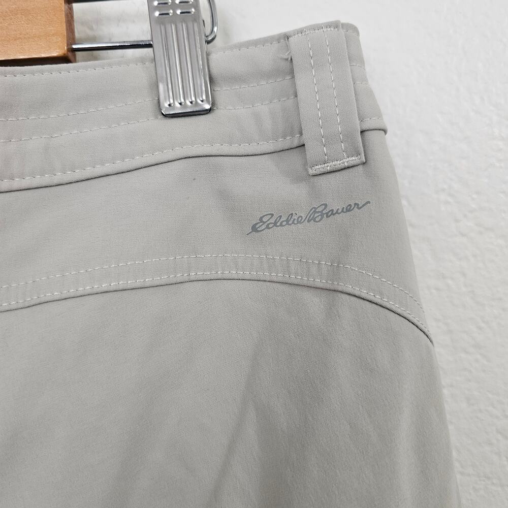 EDDIE BAUER Women's Ranier Hiking Fitted Mid Rise Khaki Short Size 14 - Picture 4 of 7